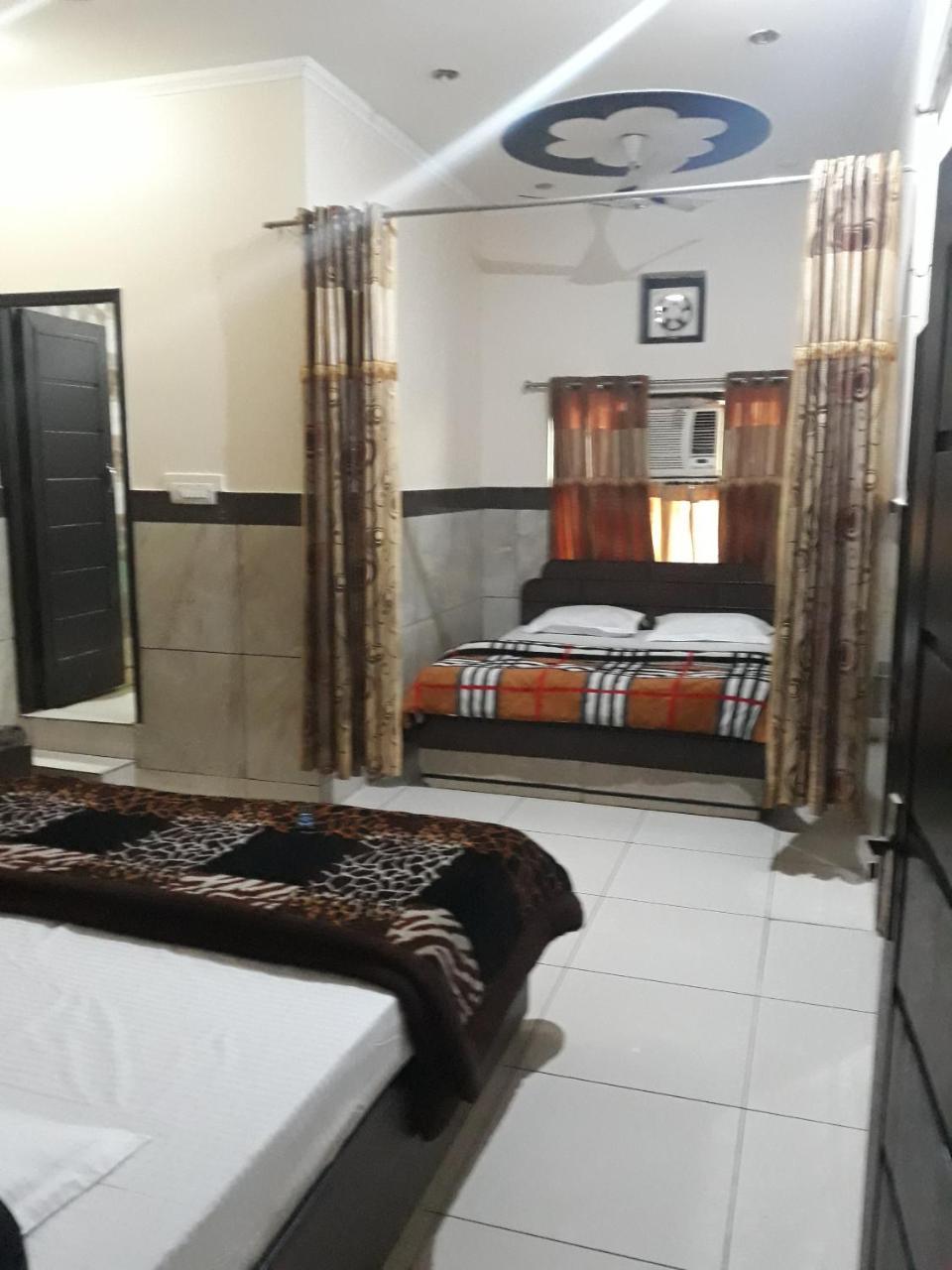Hotel Jhilmil Dhaba Sonipat Exteriér fotografie